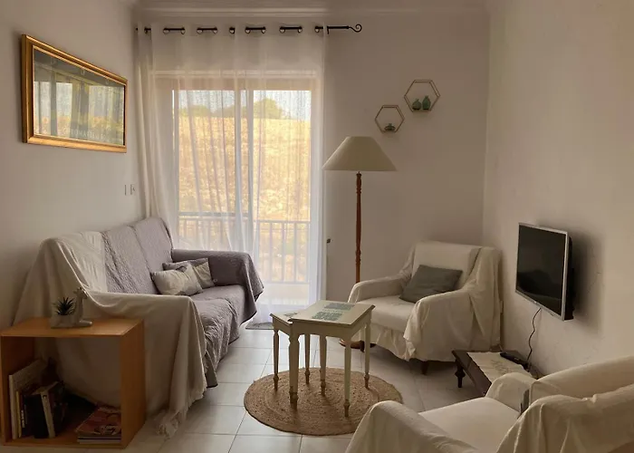 Cosy And Peaceful Seaside Vintage-Style Apartment