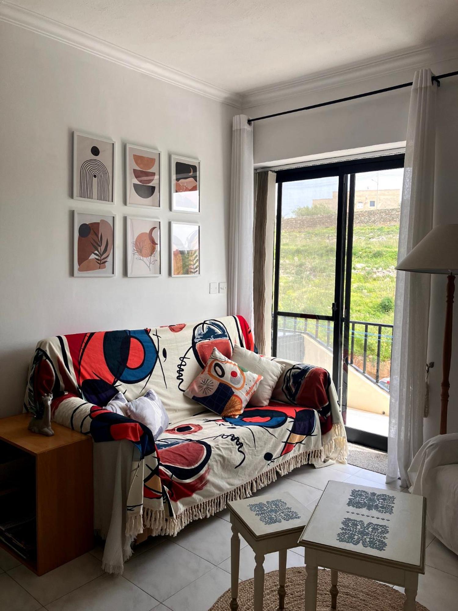 Cosy And Peaceful Seaside Vintage-style *