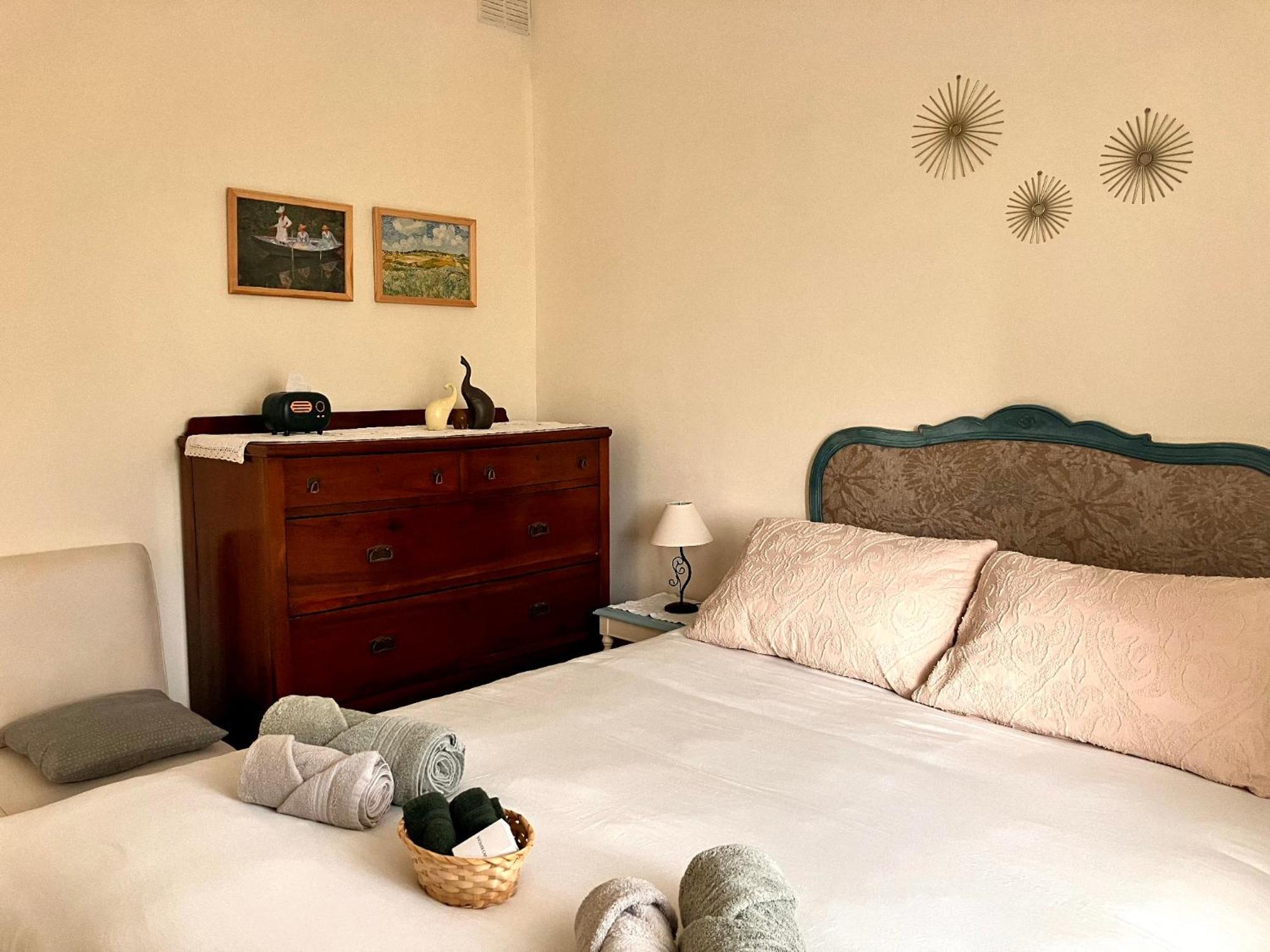 Cosy And Peaceful Seaside Vintage-style
